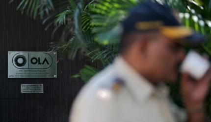 Apply for licence by Mar 16: Bombay HC to cab firms