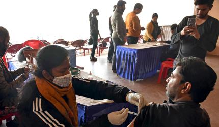 India logs 2,994 Covid cases, 9 die; active tally up