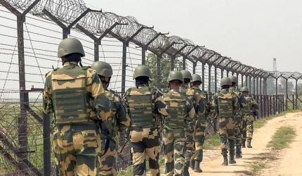 US warns against travel near India-Pakistan border