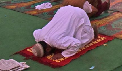 LIVE! Student held for namaaz in open area of UP university 