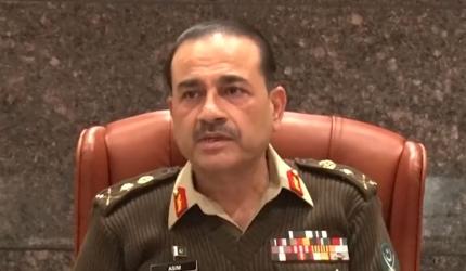 Pak Army Chief To Shuffle Generals