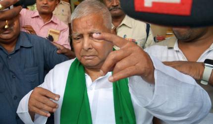 To ogle at...: Lalu's remark on Nitish yatra stirs row