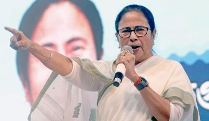 LIVE! BSF allowing infiltrators destabilise Bengal: Mamata 