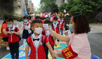 Why have thousands of kindergartens shut down in China?