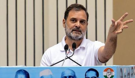 Rahul claims threat by Arun Jaitley; BJP fact-checks him