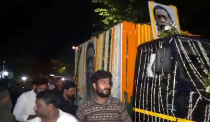 Shibu Soren's mortal remains taken to Ranchi