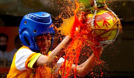 PIX: Rains fail to dull Mumbai's Dahi Handi spirit; 1 dead, 75 hurt