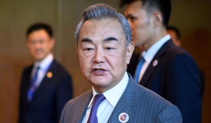 Chinese FM meets Pak Army chief after India visit