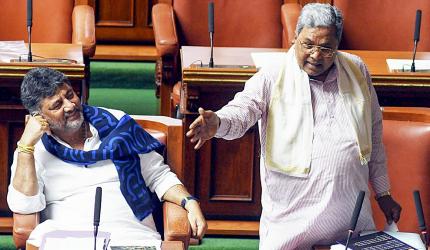 Wadiyars, Shivakumar in war of words over Chamundi Hill ownership