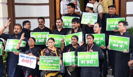 EC to issue new voter cards to all electors of Bihar