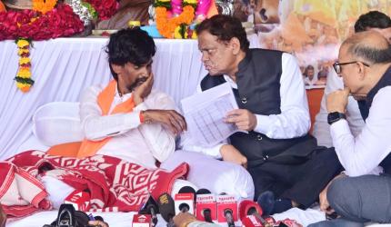 Maharashtra govt in huddle as Jarange's fast continues