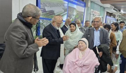 B'desh ex-PM Khaleda Zia critical, to be shifted to London