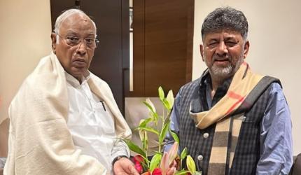 Buzz over CM change resurfaces as DKS meets Kharge
