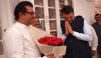 New twist in Maha politics? Fadnavis meets Raj Thackeray