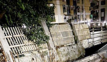 Mosque Balcony Collapse Injures Worshippers in Jaipur