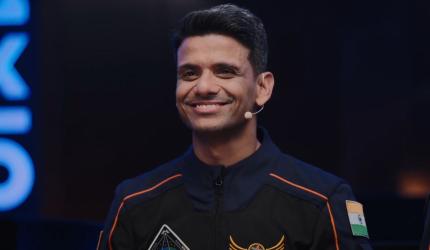 Shuks' space flight delayed again as NASA runs checks