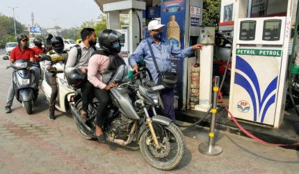 No fuel for 15+ year old vehicles in Delhi from April 1