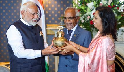 Modi gifts Gangajal from Kumbh to Mauritius Prez Gokhool