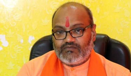 Hindu seer booked for remarks against Mahatma Gandhi