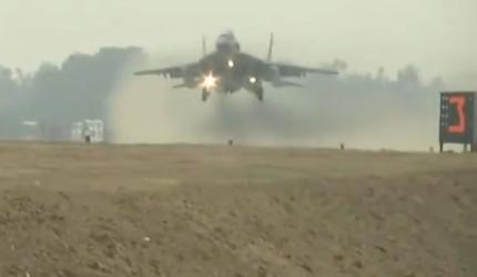 SEE: Rafales, Sukhois, Migs land on UP expressway