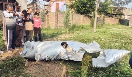 Pak admits 'minor damage' to aircraft in standoff With India