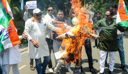 HC dissatisfied with FIR against MP minister