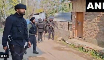 J-K police cracks down on Jamaat-e-Islami, raids 500 spots