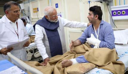 PHOTOS: Modi meets Red Fort blast survivors