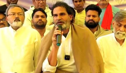 'Nitish's cabinet is full of corrupts and criminals'