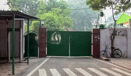 Rabri Devi will not vacate her bungalow, says RJD