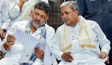Sidda stands firm as Shivakumar reminds Cong of the 'word'