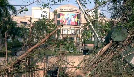 Mercedes hits 3 near Delhi mall, leaving one dead