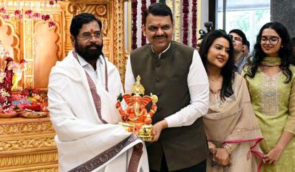 Advertisement featuring only Fadnavis: Shinde says...