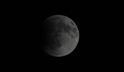 When the Moon Turned Red Over India