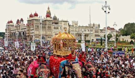 HC dismisses pleas against Dasara invite to Banu Mushtaq