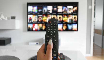Did govt issue notice to Hindi news channels for 'excessive use of Urdu words'?