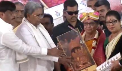 Banu Mushtaq inaugurates Dasara festival in Mysuru amid row