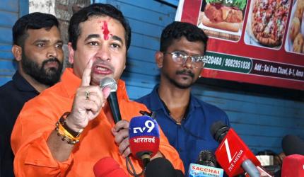 'Gol topis didn't vote for us': Maha minister sparks row