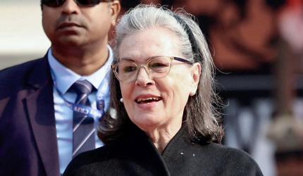 Sonia Gandhi admitted to Delhi hospital