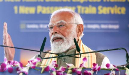 In Bengal, Modi calls for ending 'maha jungle raj'