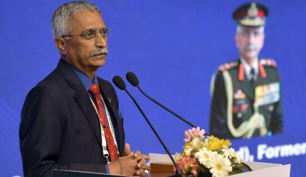 Ex-Army chief backs RSS leader's push for talks with Pak