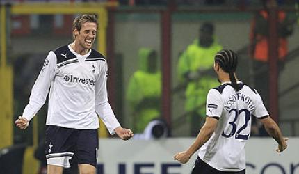 Former England striker Crouch retires