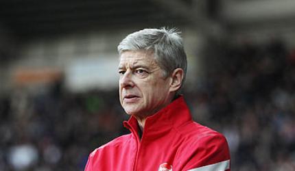 Arsenal say manager Wenger to stay at club