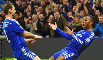 EPL PHOTOS: Chelsea saunter past Spurs; City down Sunderland