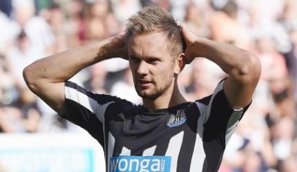 Newcastle's De Jong has surgery for collapsed lung