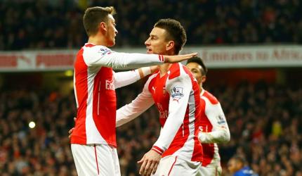 EPL PHOTOS: Arsenal into top four; Spurs lose at Liverpool