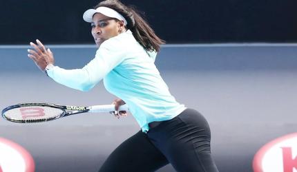 Serena, Bouchard pull out of Dubai event