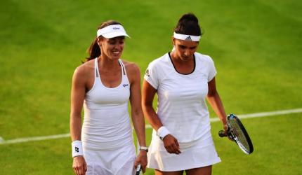 Sania-Hingis storm into Wimbledon semis