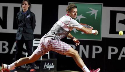 Wawrinka's backhand bullets burst Big Four's bubble