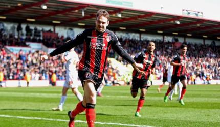 Bournemouth back on top in race to Premier League